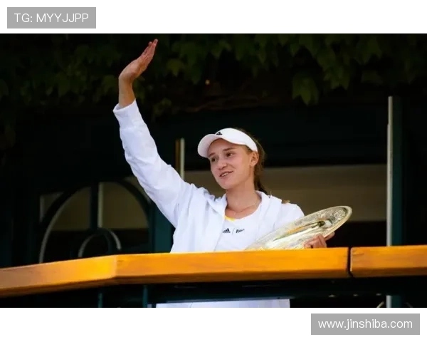 莱巴金娜夺冠获奖金跑车 郑钦文动态曝光